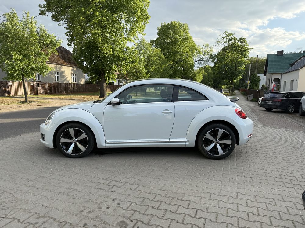 Volkswagen Beetle 1.4 Turbo 160km Biala perla nawigacja szyberdach