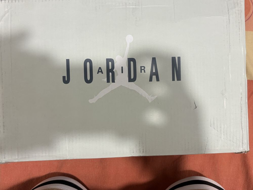 Jordan 11 cizento
