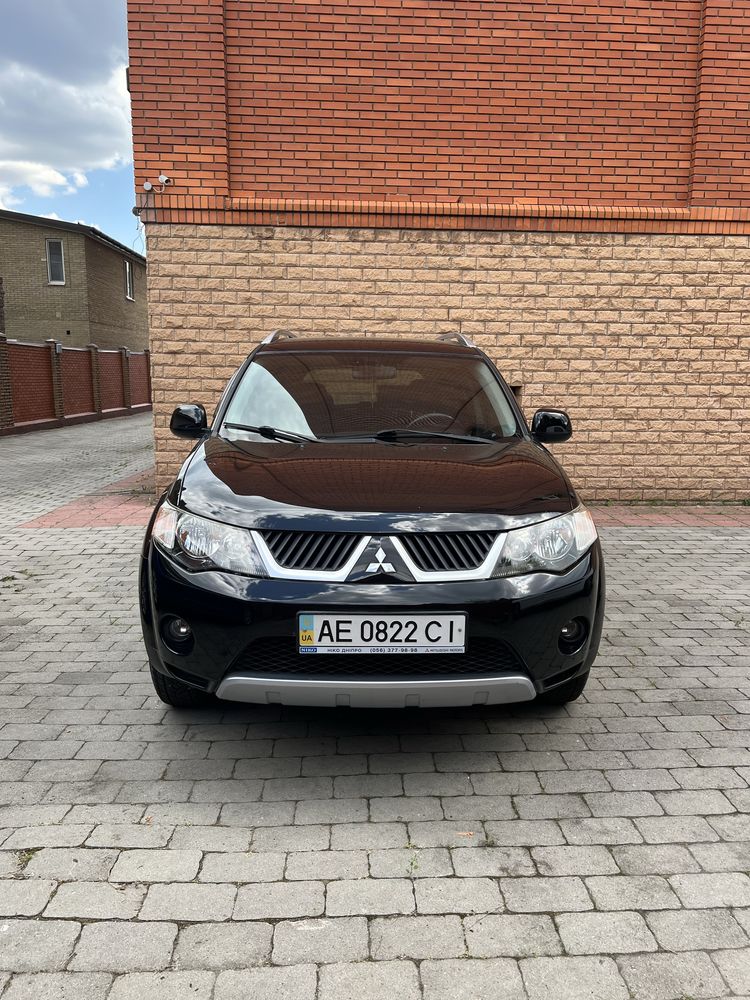 Mitsubishi Outlander XL