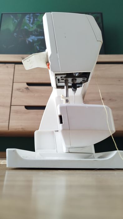 Maszyna do szycia Husqvarna Viking 320