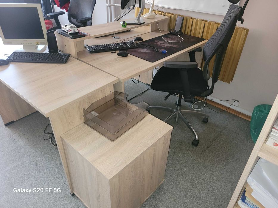 meble biurowe w bardzo dobrym stanie