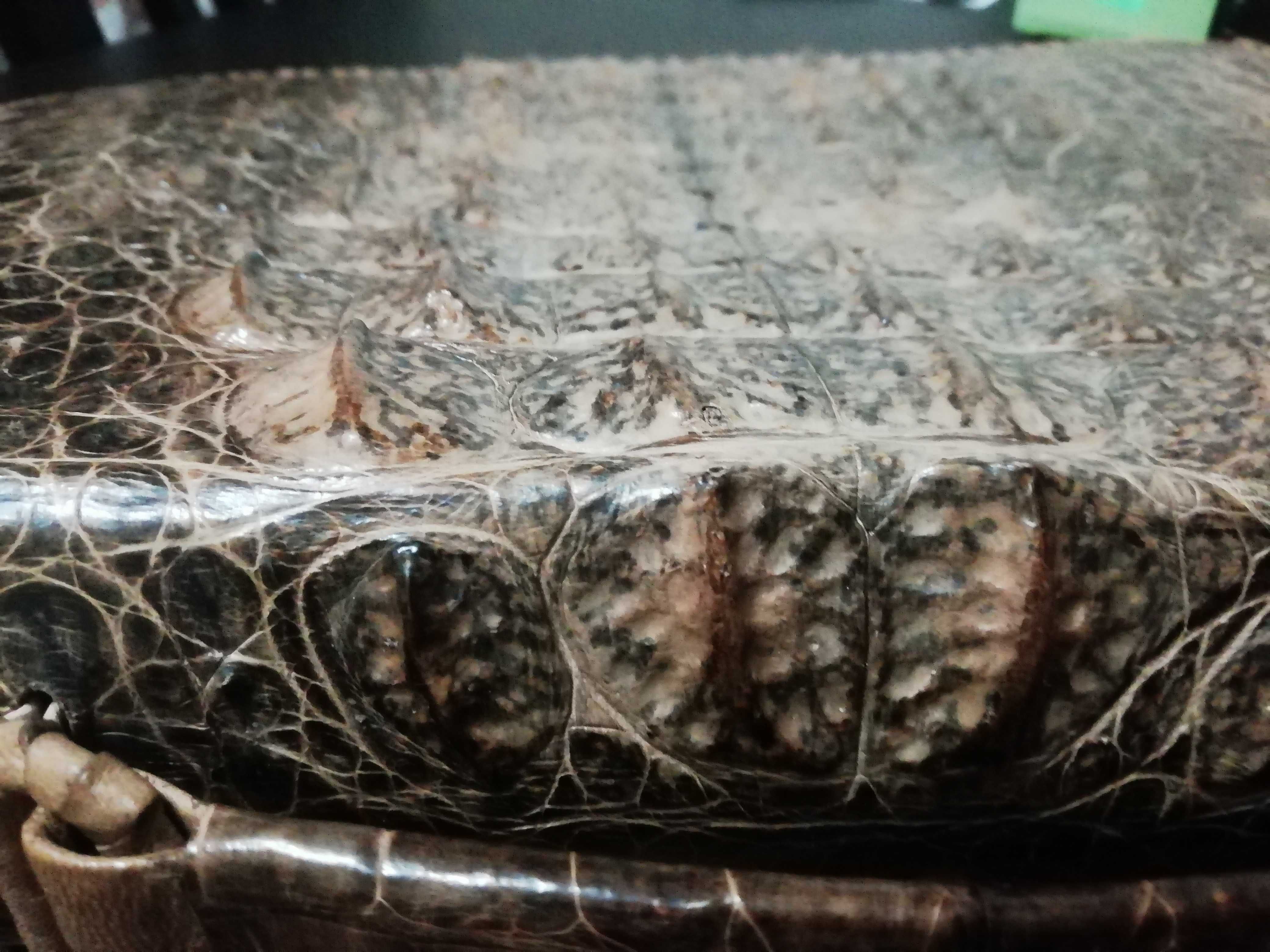 Торг уместен. Портфель ручной работы из натуральной кожи крокодила.