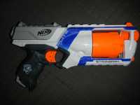 NERF elite pistolet Strongarm blaster giwera