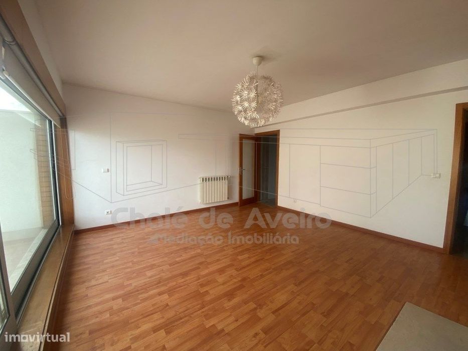 Apartamento T1 Com garagem em Aveio