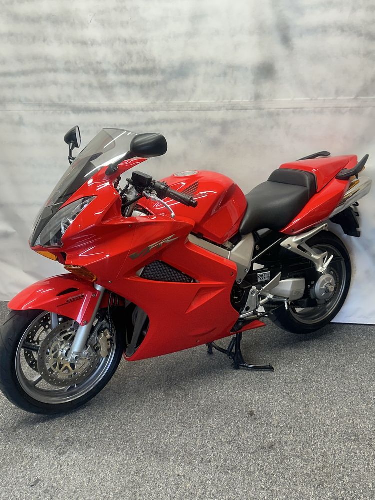 Honda VFR 800A RC46 ABS CBS Dla wymagającego Kupującego
