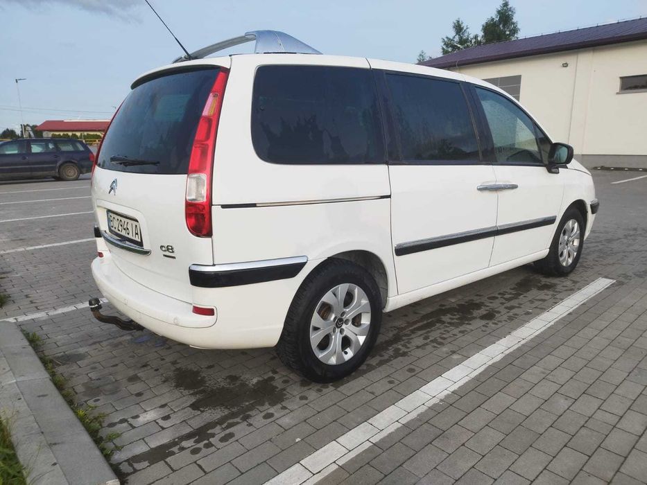 Citroen C8. ( Мінівен)