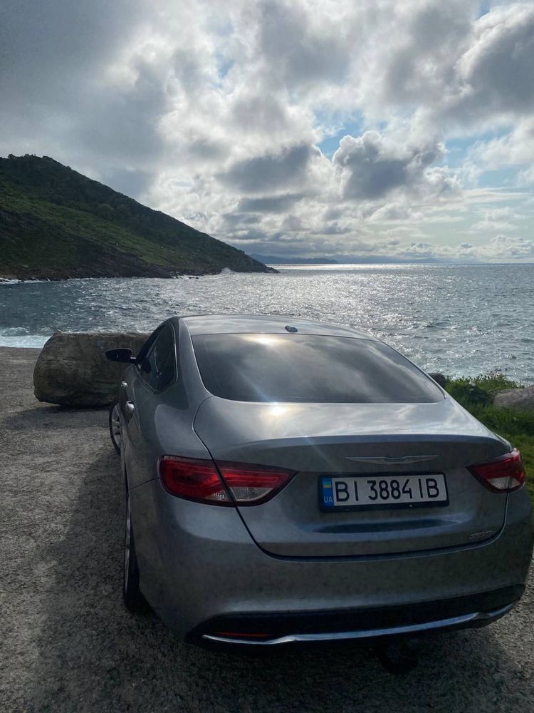 Chrysler 200 перший власник в Україні