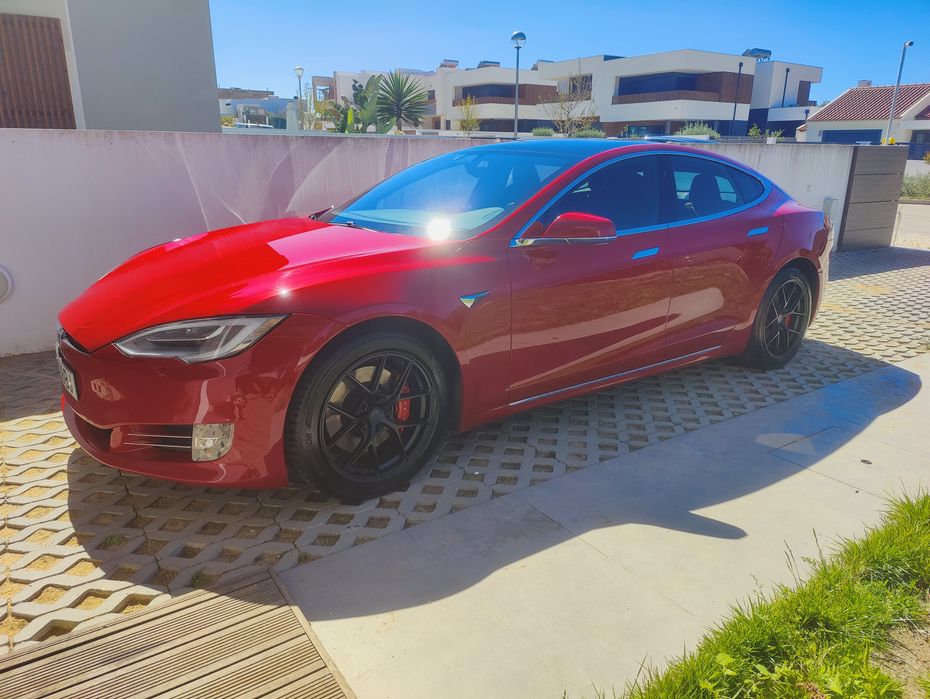 Tesla Model S Performance Raven
