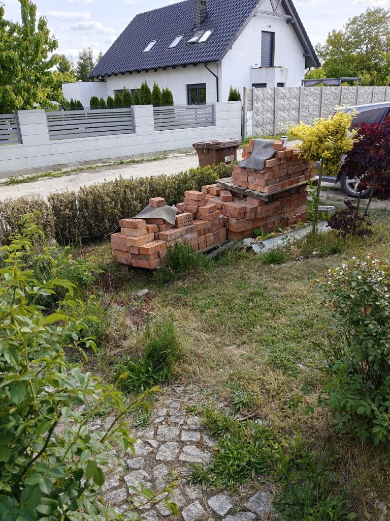 Cegła  czerwona.