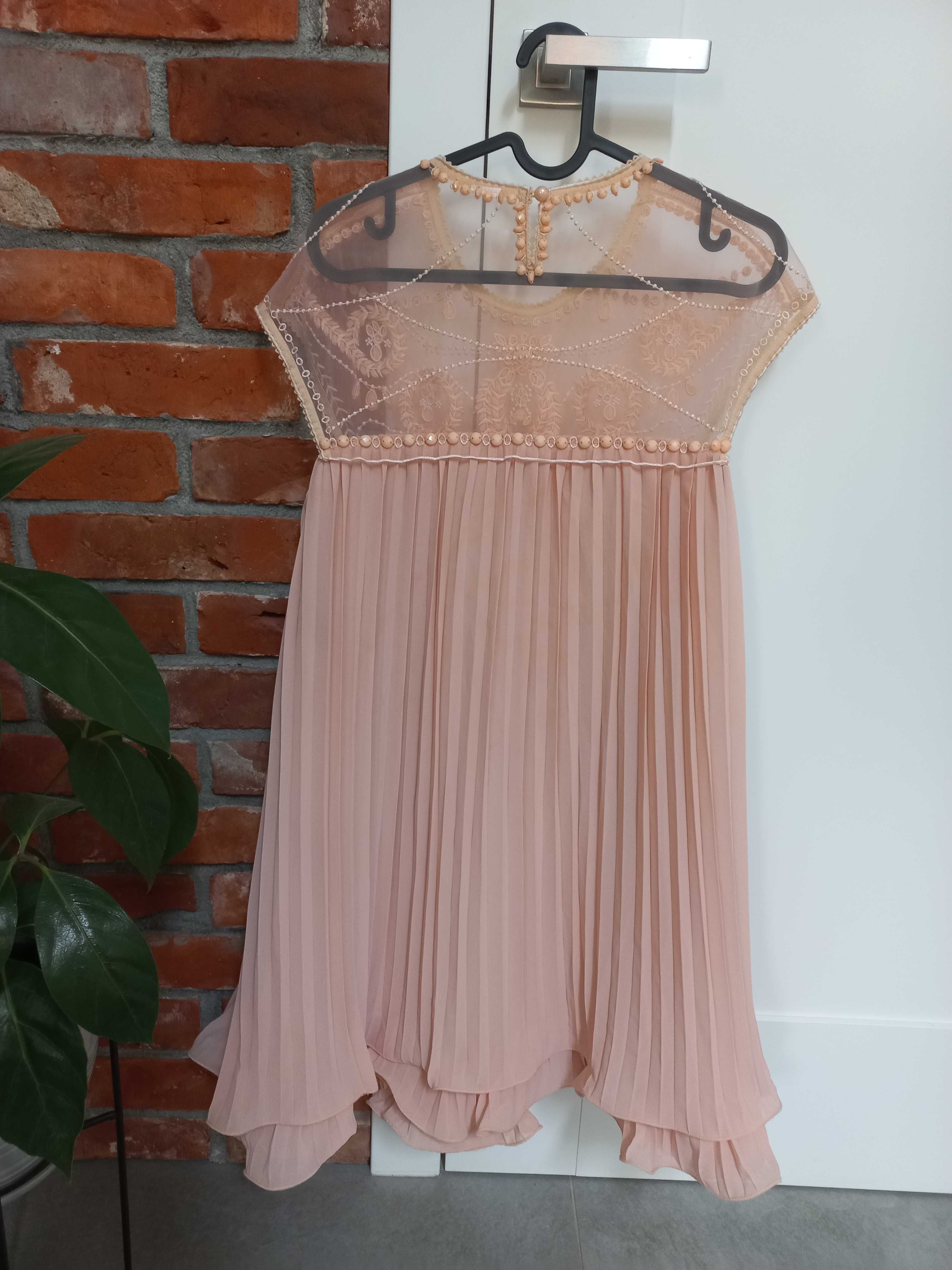 Śliczna sukienka brzoskwiniowa na wesele Castillo S/M