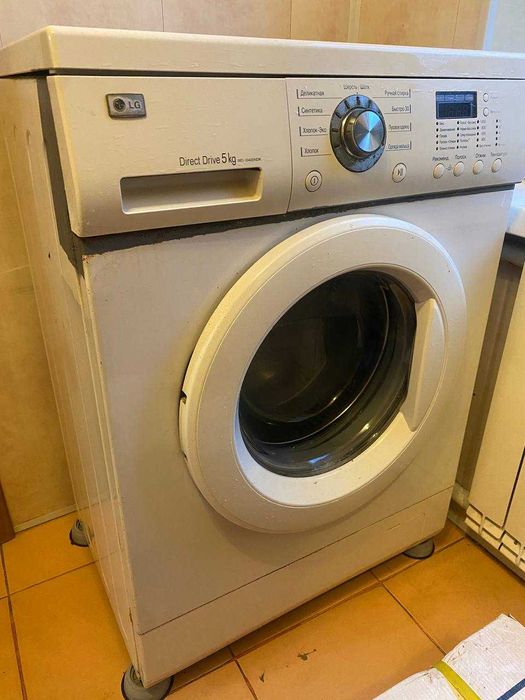 LG Direct Drive 5 кг на запчастини або під ремонт