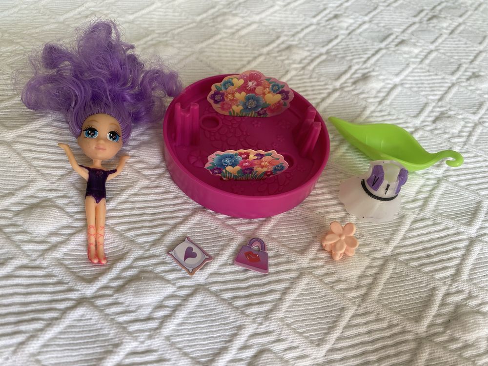 A Polegarzinha Bailarina Flower Blossom mini boneca com acessorios