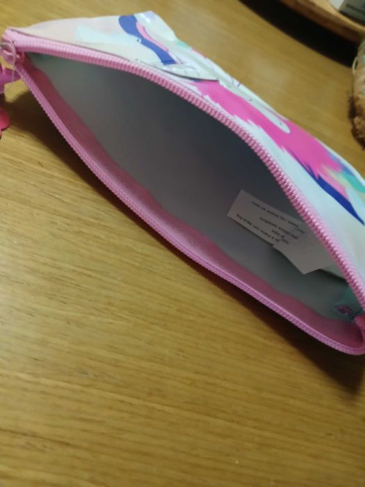 Bolsa/estojo com figuras de unicórnio (novo com etiqueta)