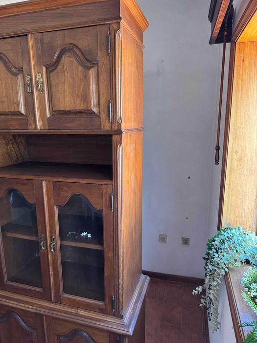 Móvel de sala em madeira maciça