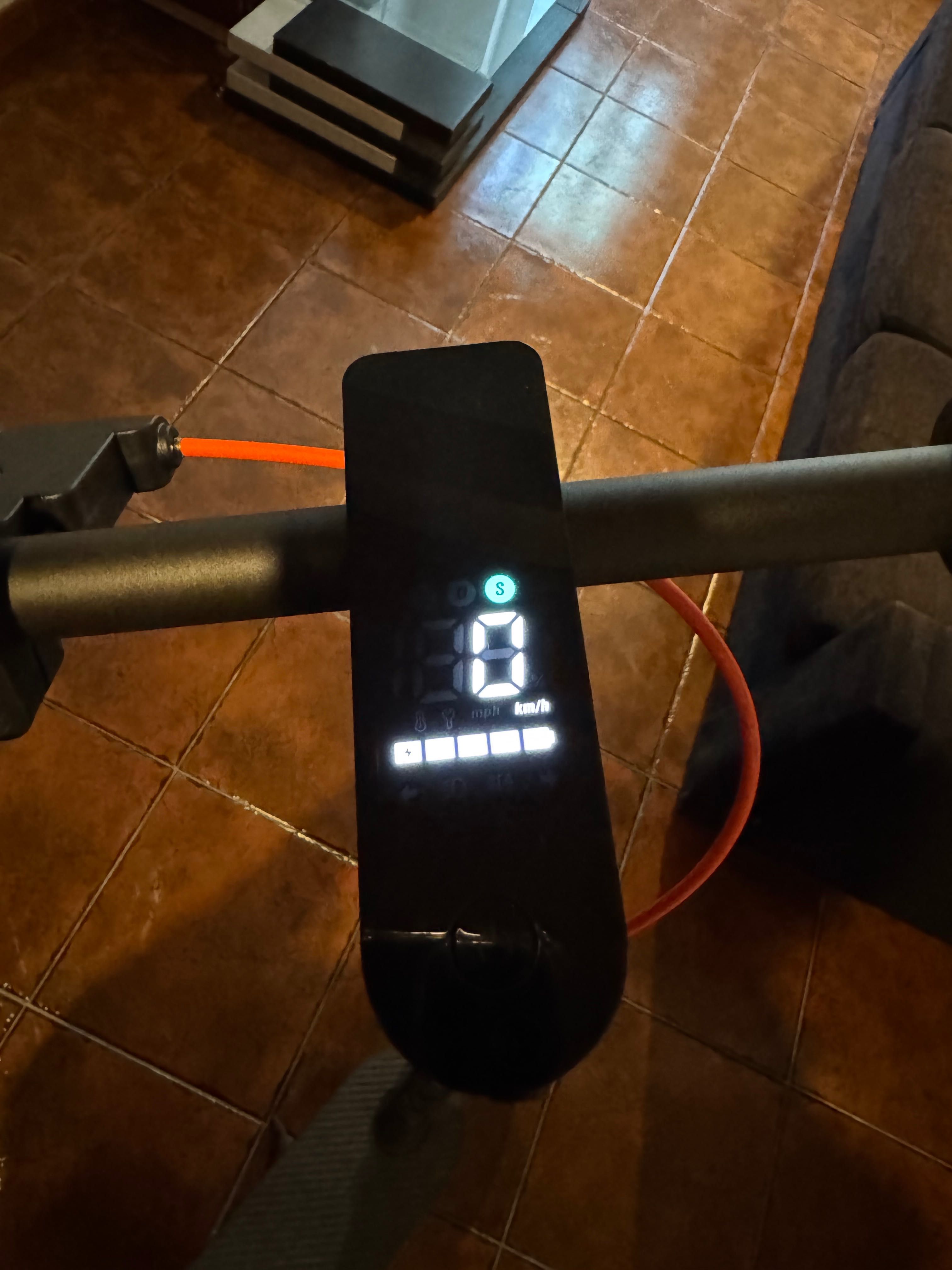 TROTINETE XIAOMI semi nova (60 km de autonomia)