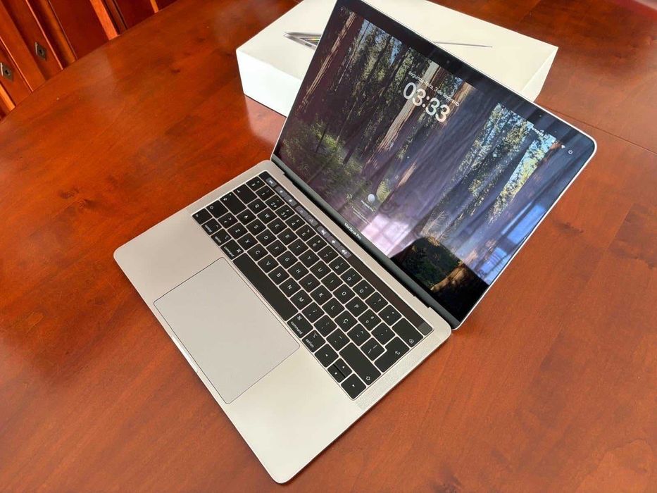 Macbook Pro 13” 2020 Touch Bar 256Gb SSD i5 8Gb Ram