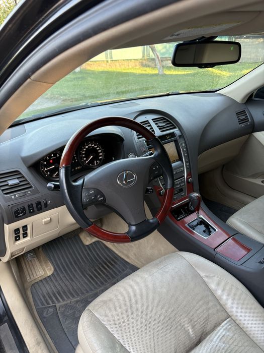 Продам автомобіль Lexus es350