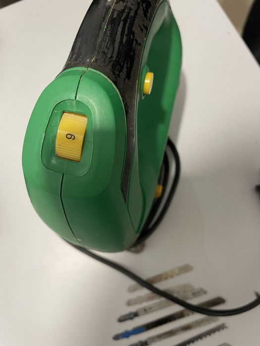 Лобзик з пилками