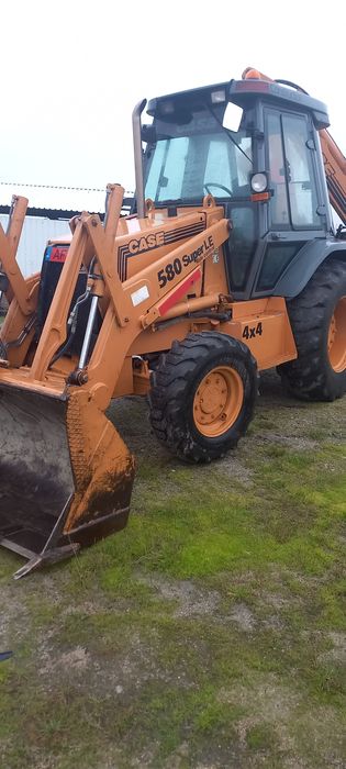 Retroescavadora 580 LE
