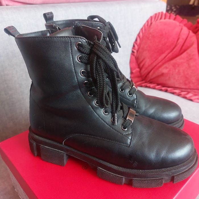 Шкіряні ботінки для дівчинки