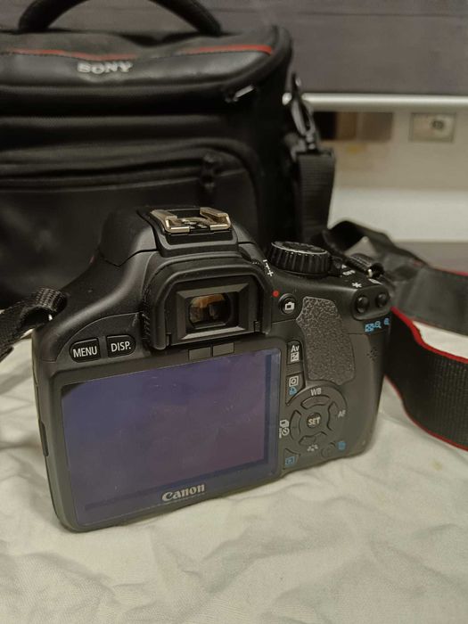 Canon EOS 550D + 2 objetivas + saco transporte