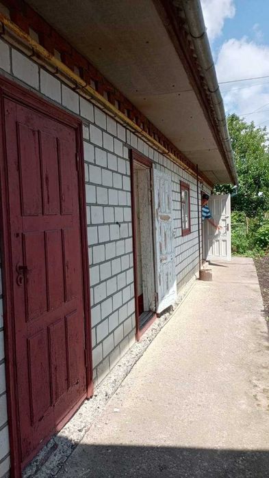 будинок з земельною ділянкою