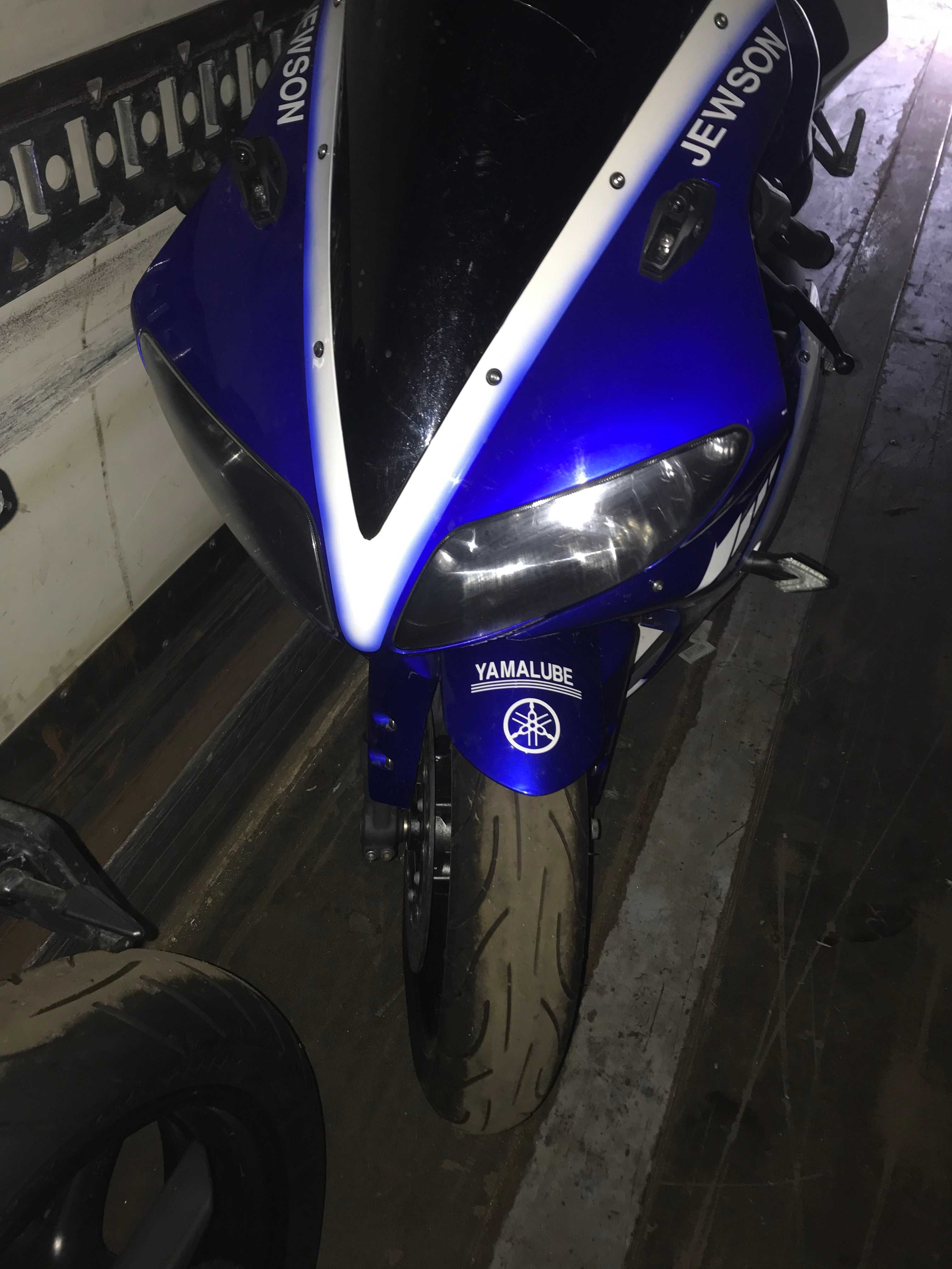 Motocykl Yamaha R1 na części lub w całości