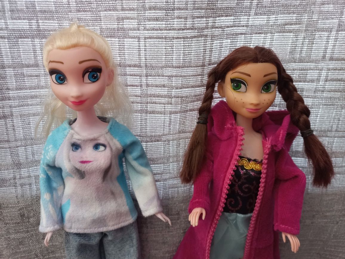 Ельза і Анна  ляльки