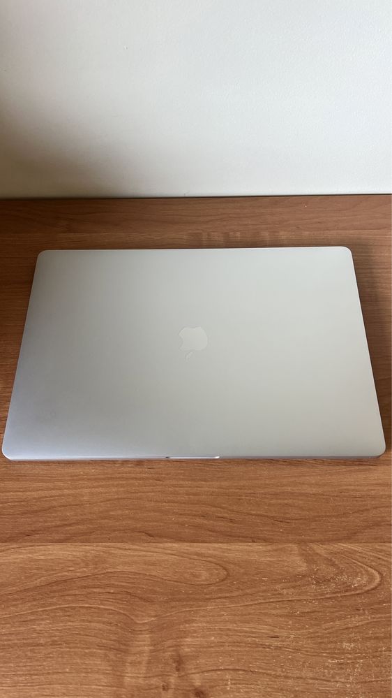 MacBook Pro 16 i9 16GB/1TB/5500M srebrny jak nowy