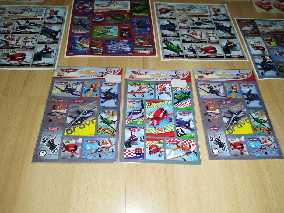 Zestaw naklejek.. naklejki mix.. polecam..