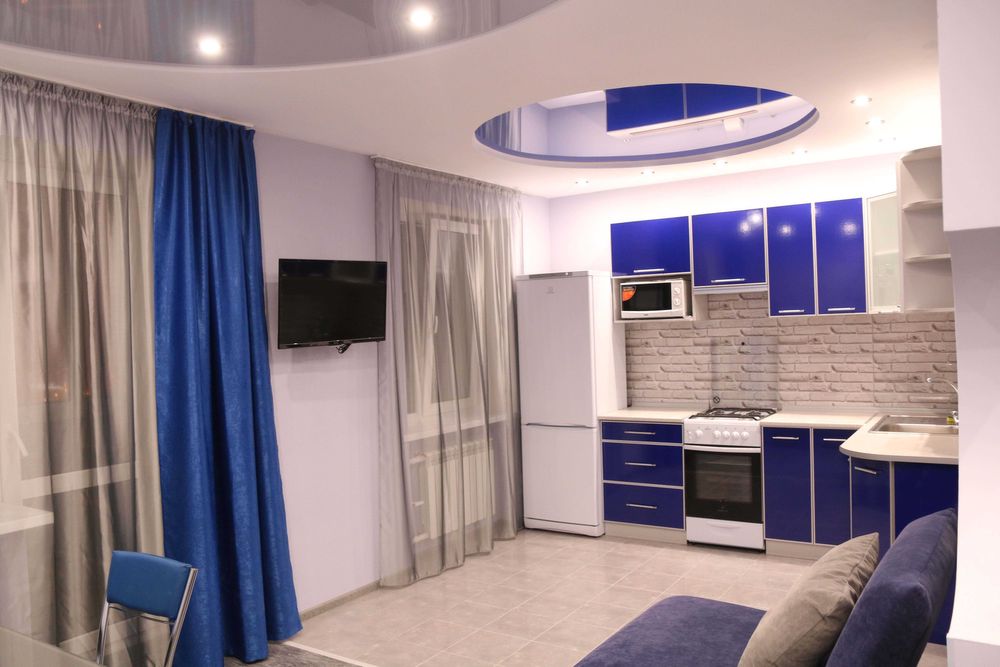 Сдам СВОЮ 1 комн. кв. прямо возле ст.метро 23 августа .