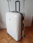 Mocna markowa walizka podróżna na kółkach IT Luggage