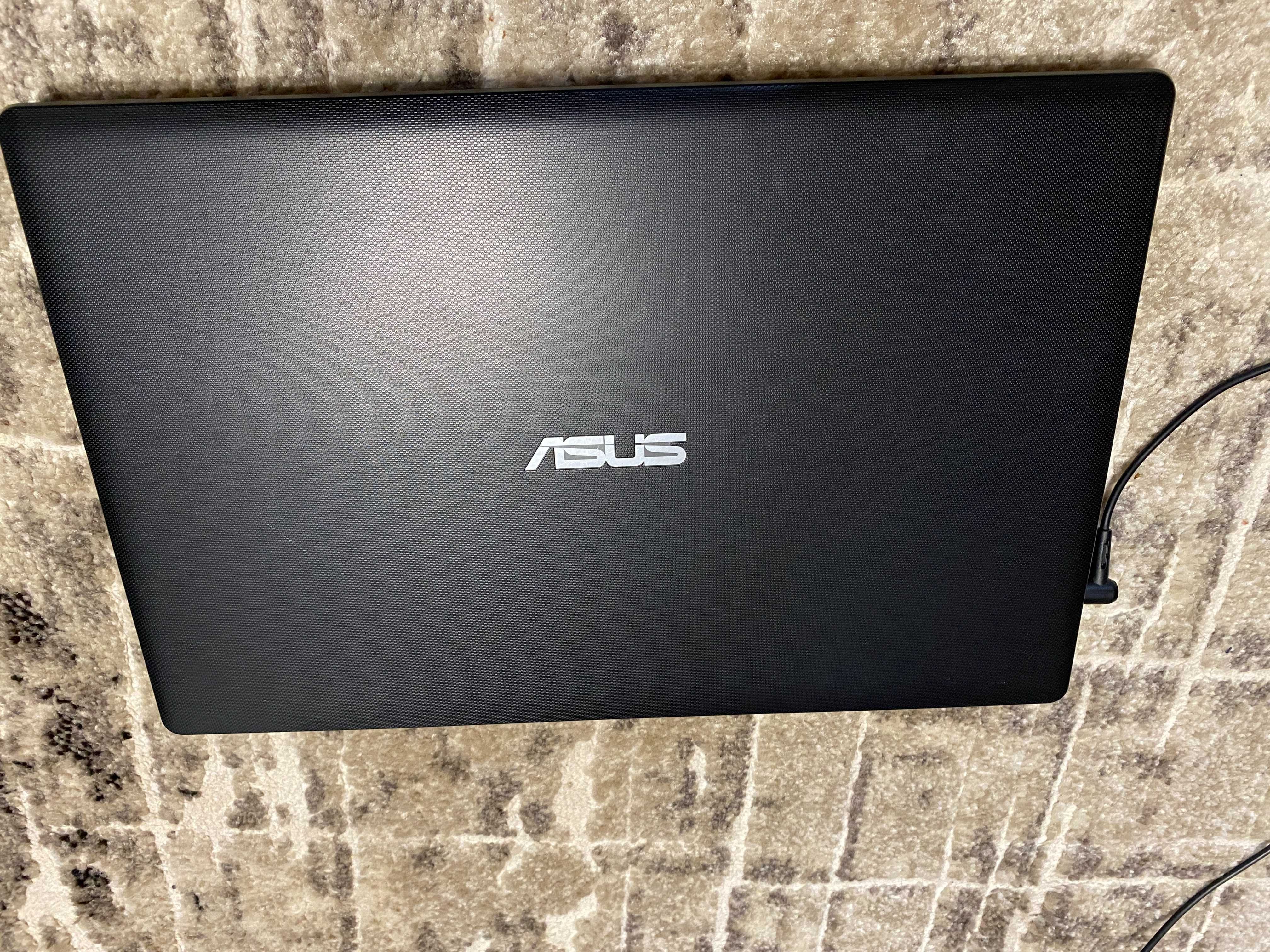 Ноутбук ASUS D550C