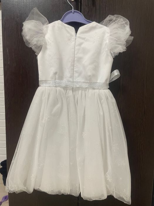 Продам новорічну сукню для дівчинки