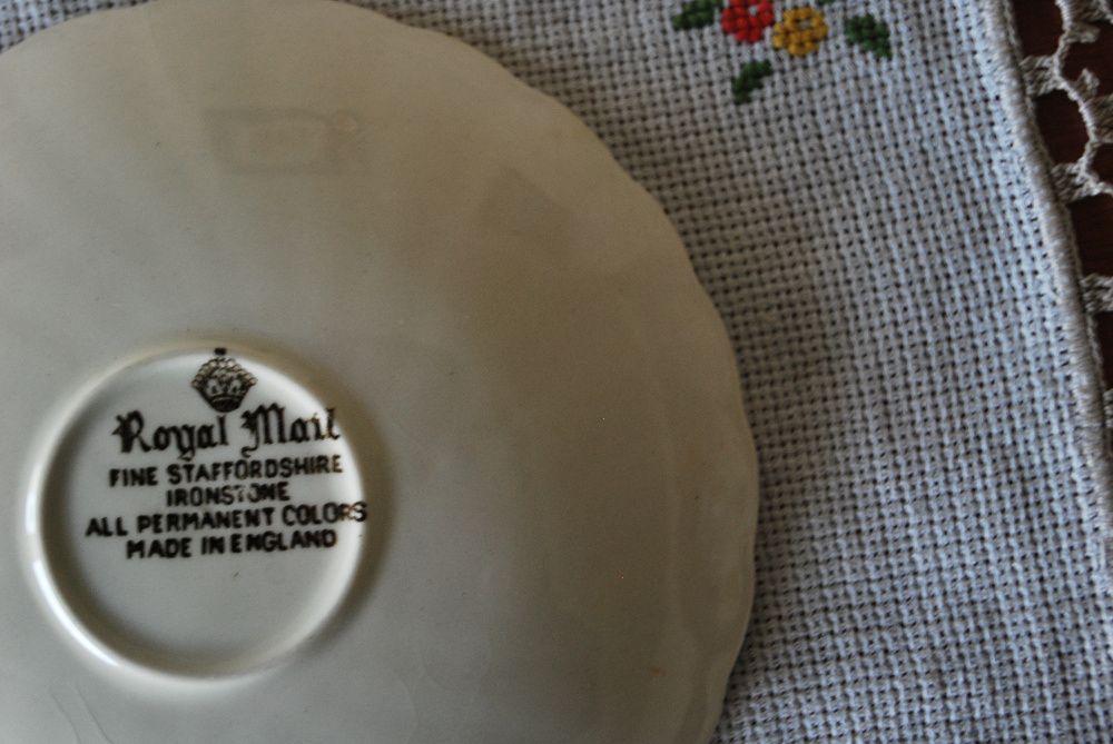 Prato Royal Mail (Correio Real) Fine Staffordshire Ironstone - England