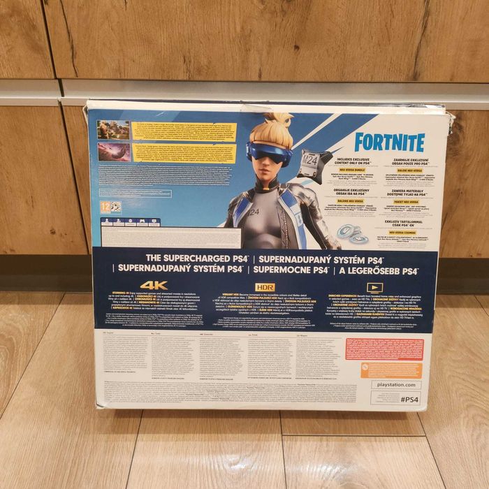 Sprzedam PS4 Pro 1 TB