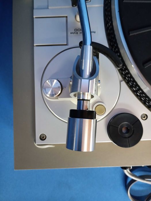 gira-discos AKAI AP-206C