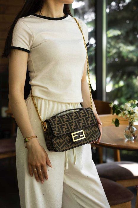 Cумка через плече з жаккардової тканини+ теляча шкіра FF Fendi.