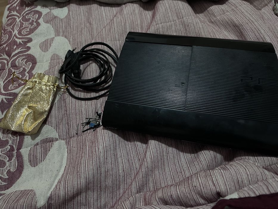 PS3 Super Slim desmontado - para peças, tudo junto