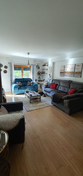 Apartamento T3 com 2 lugares de garagem e arrecadação