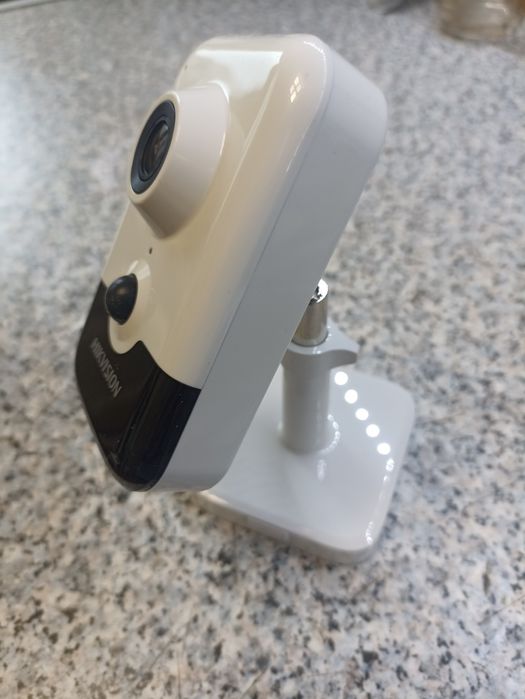 IP-камера Hikvision DS-2CD2443G2-IW  (2.8)