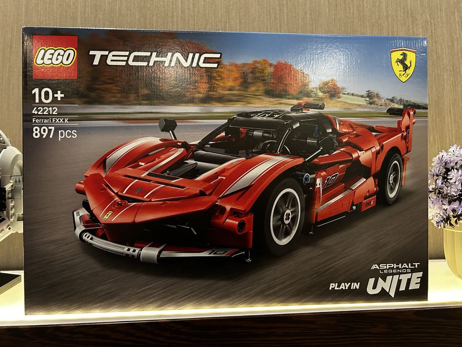 Конструктор LEGO Technic Ferrari FXX K (42212)