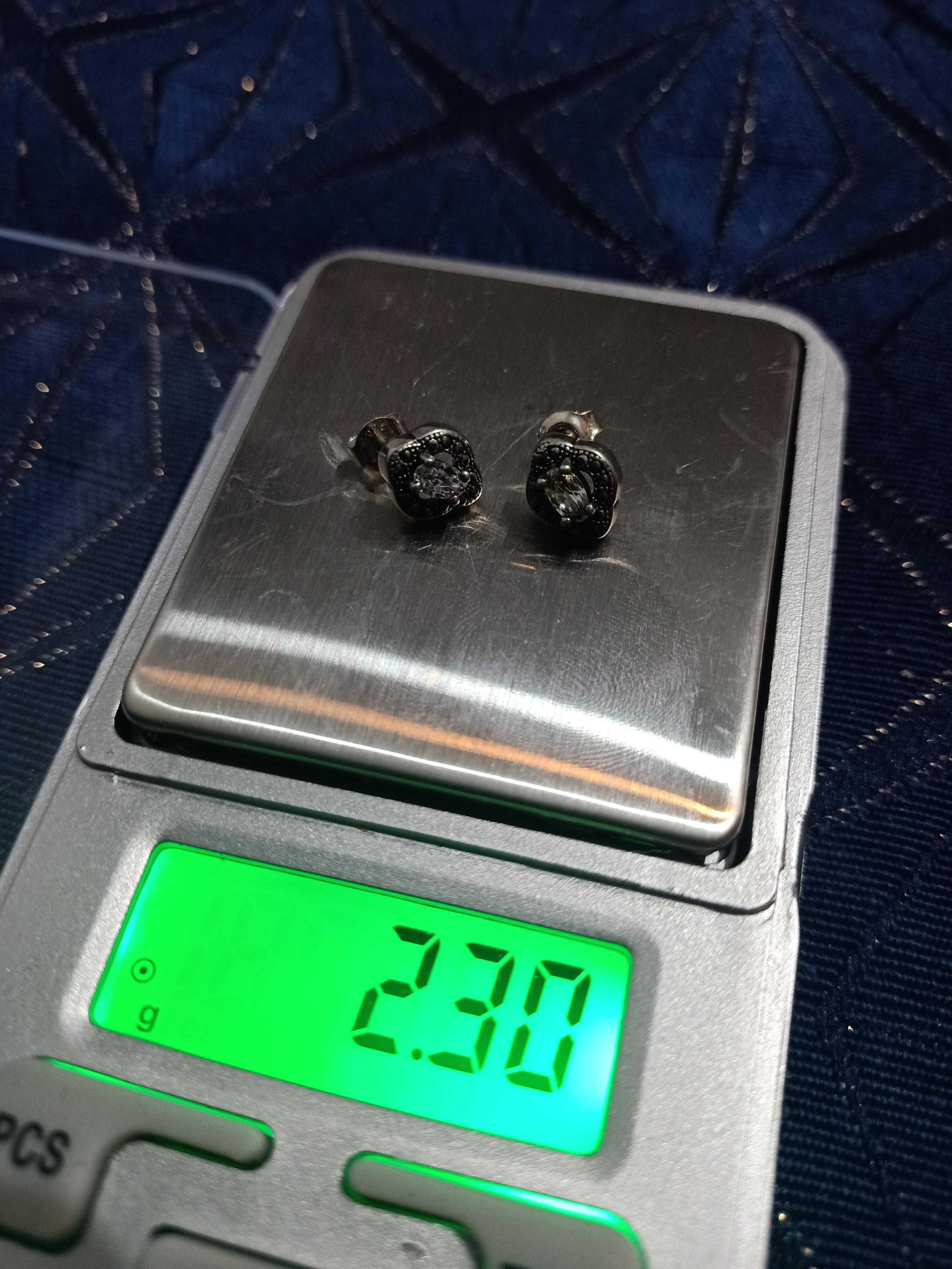 Kolczyki srebrne 0,925 waga 2,31 gram z cyrkonią!