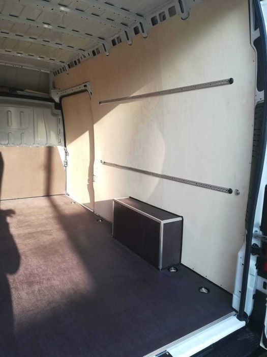 Fiat Ducato L4h3 Zabudowa standardowa przestrzeni ładunkowej auta