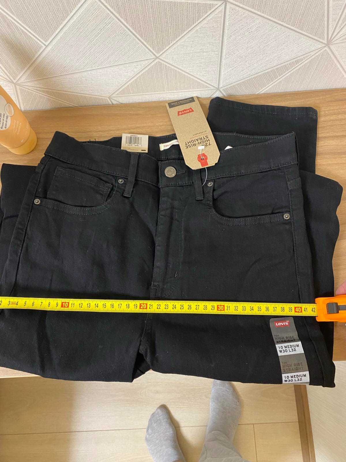 Джинси Levi's жіночі W30L32