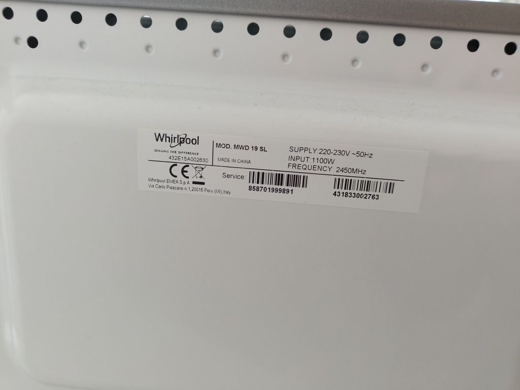 Kuchenka mikrofalowa Whirlpool w stanie idealnym