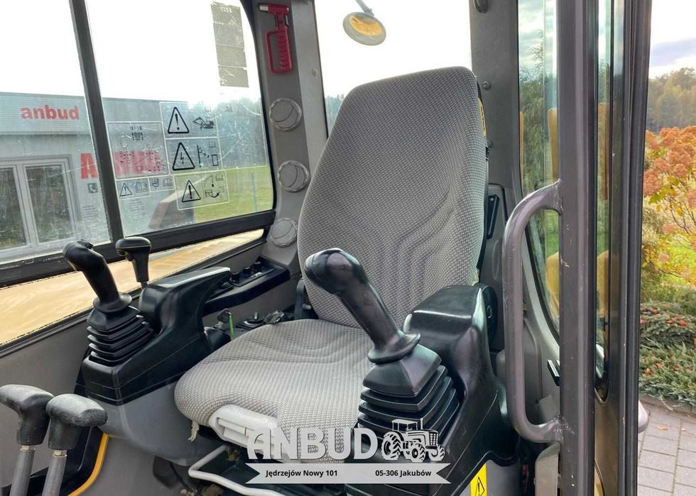 Koparka gąsienicowa VOLVO ECR88D 8 t Kubota  JCB 8080