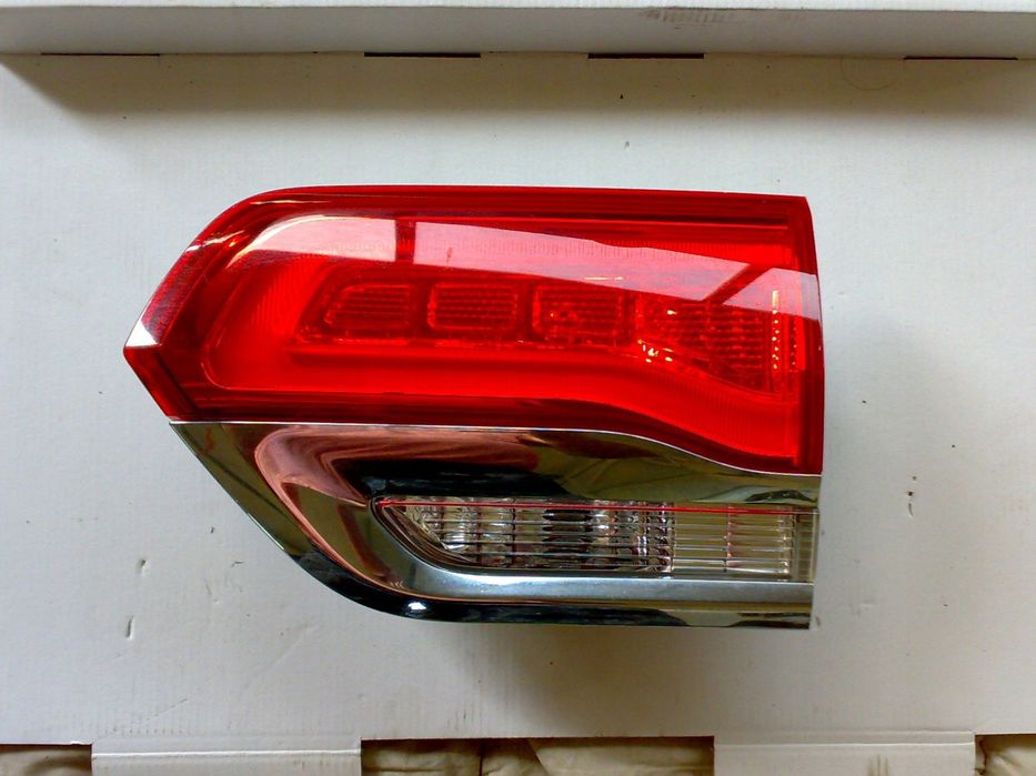 jeep grand cherokee wk2 iv 2014 2017 lampa tylna tyŁ prawa idealna w klapĘ