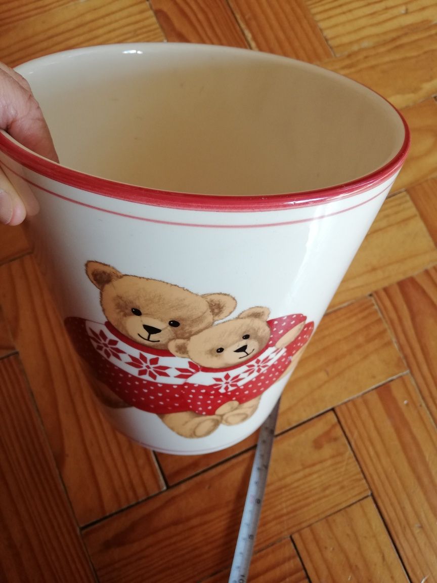 Vaso com ursos de loiça