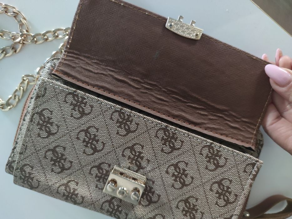 Torebka portfel guess w logo monogram beżowa brązowa 20 x 12